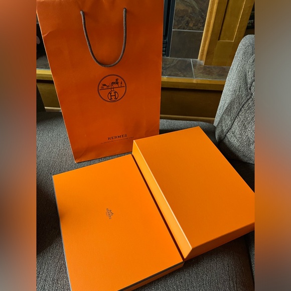 Hermes boxes and paper bags for sale. This post is for small paper bag - Picture 6 of 6